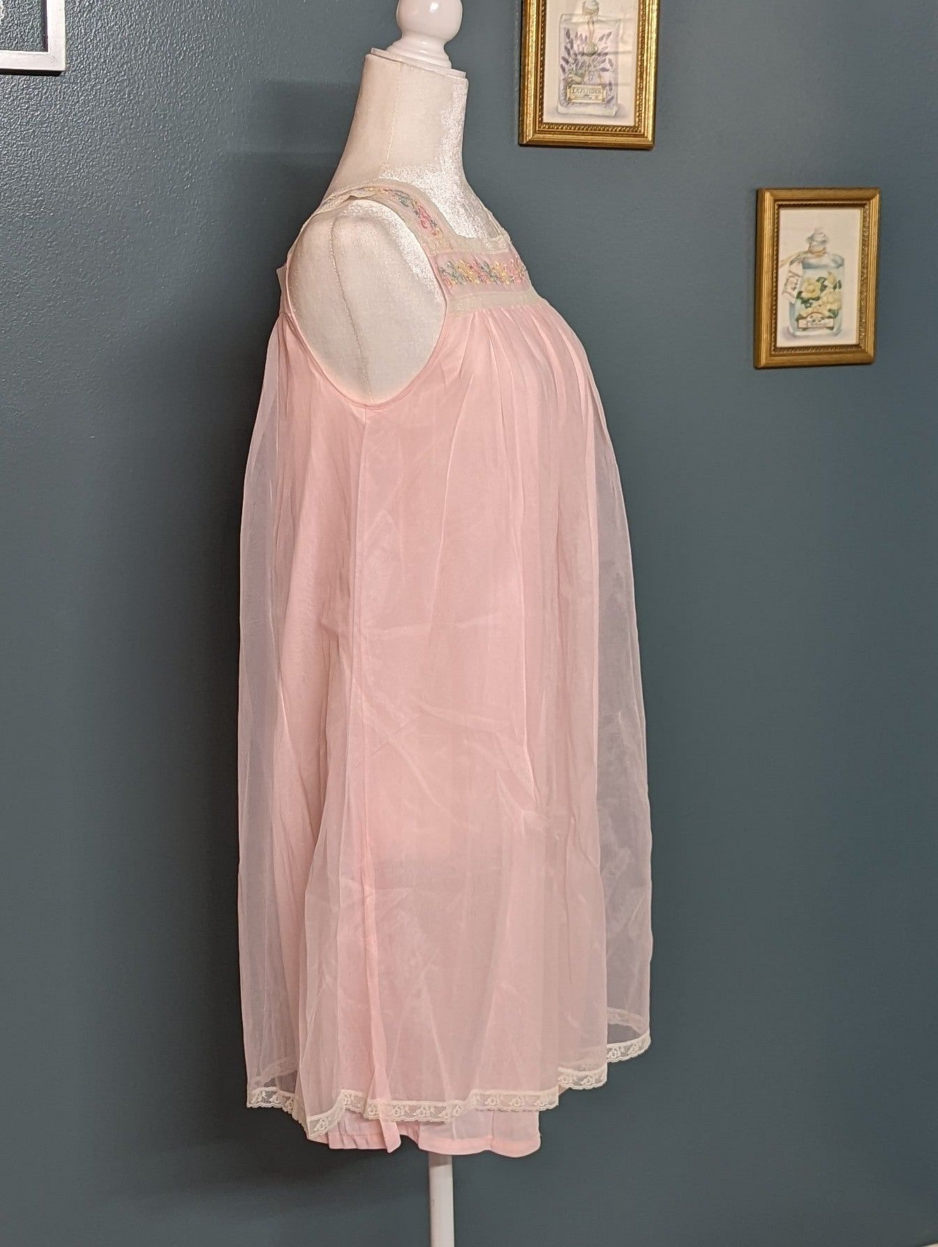 1960s Embroidered Babydoll Nightie Baby Pink