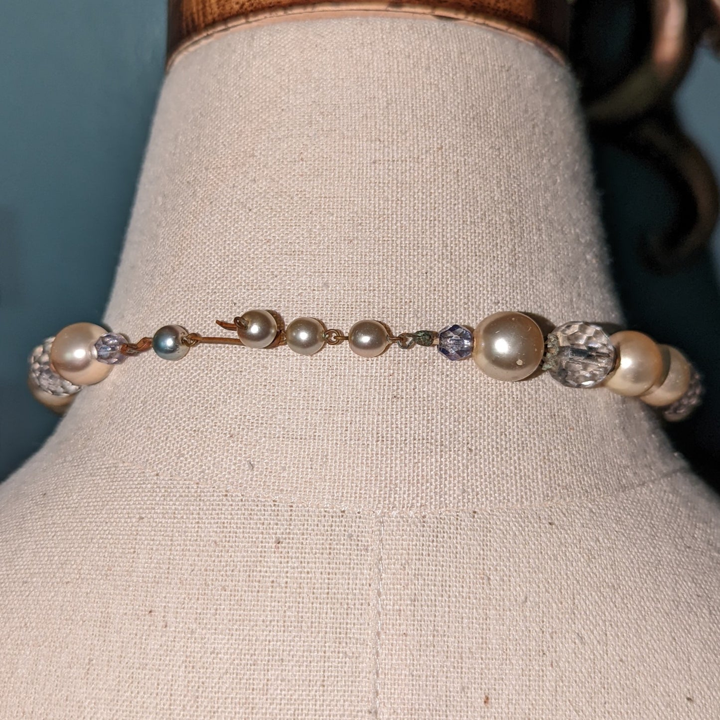 Unsigned Beauty - Cut Glass and Pearl Choker