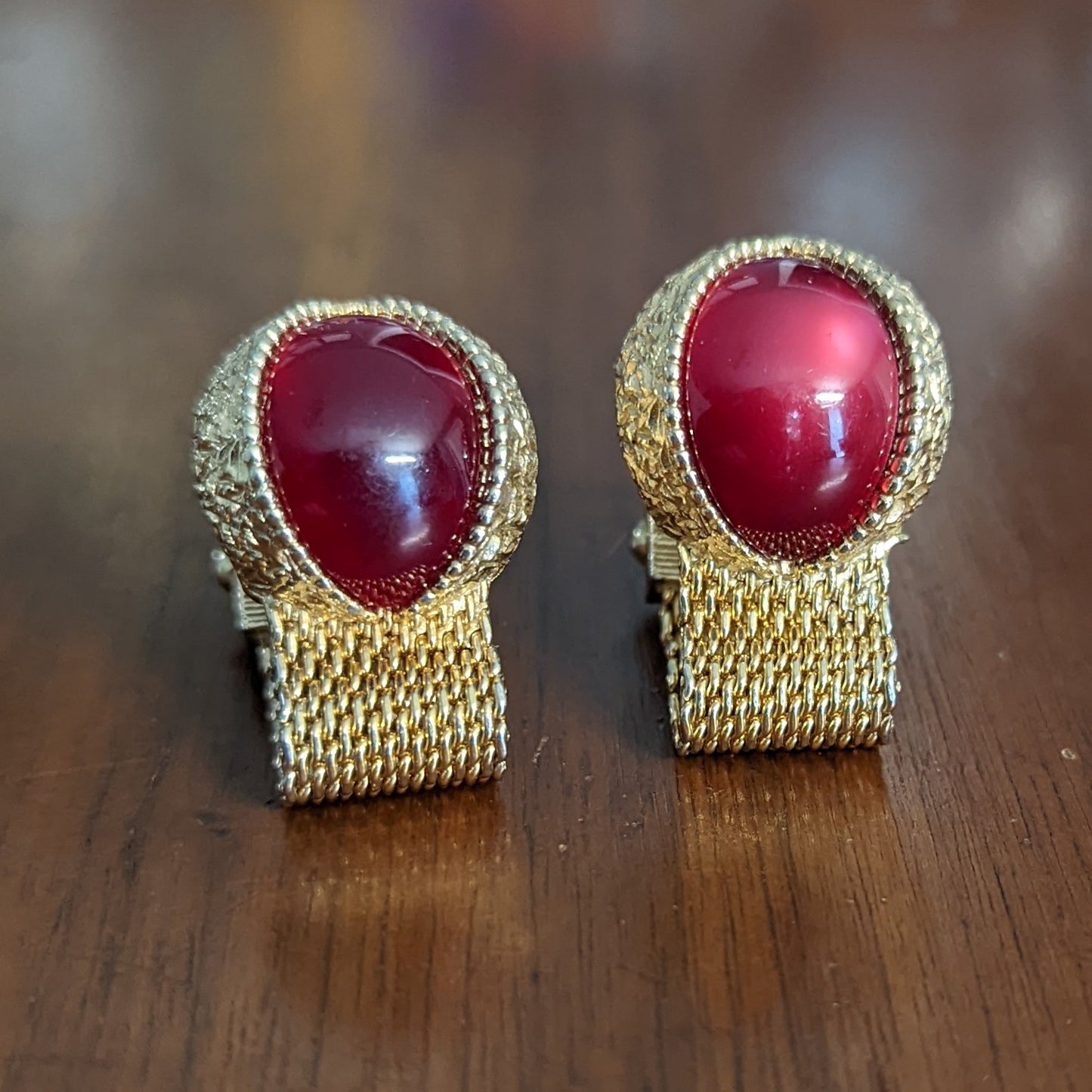 SWANK Dragon Eye Ruby Red Moonglow Cabochon Wrap Cufflinks